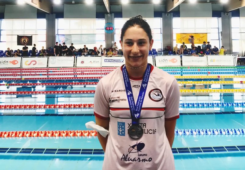 A nadadora do CN Ponteareas Sofía Carballo proclámase subcampioa de España Júnior en 100 braza 01