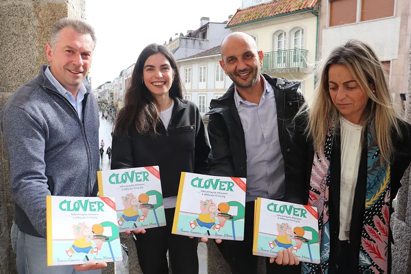 Beatriz Cabaleiro foi recibida no Concello polo alcalde, Alejandro Lorenzo, e os concelleiros de Cultura e Educación, Bienvenido Estévez e Carolina González.