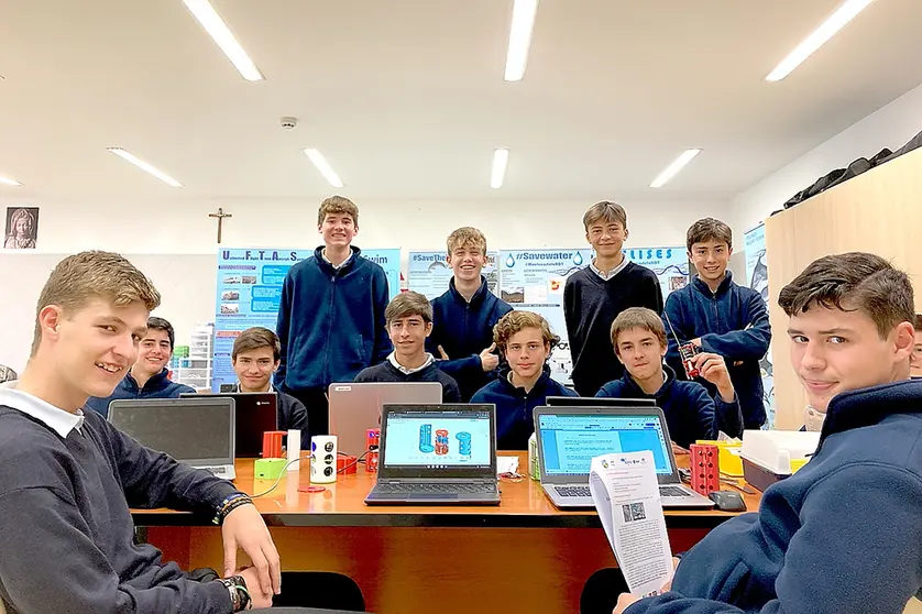 Equipo CANSAT Las Acacias-Montecastelo (medios)