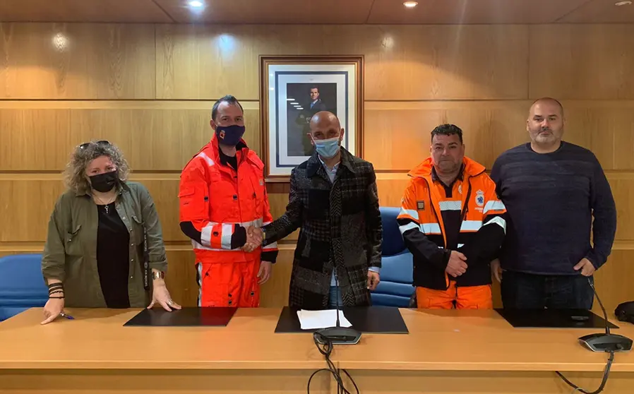 O Concello do Porriño e a Agrupación de Voluntarios de Protección Civil renovaron o convenio de colaboración para atención de emerxencias no termo municipal.