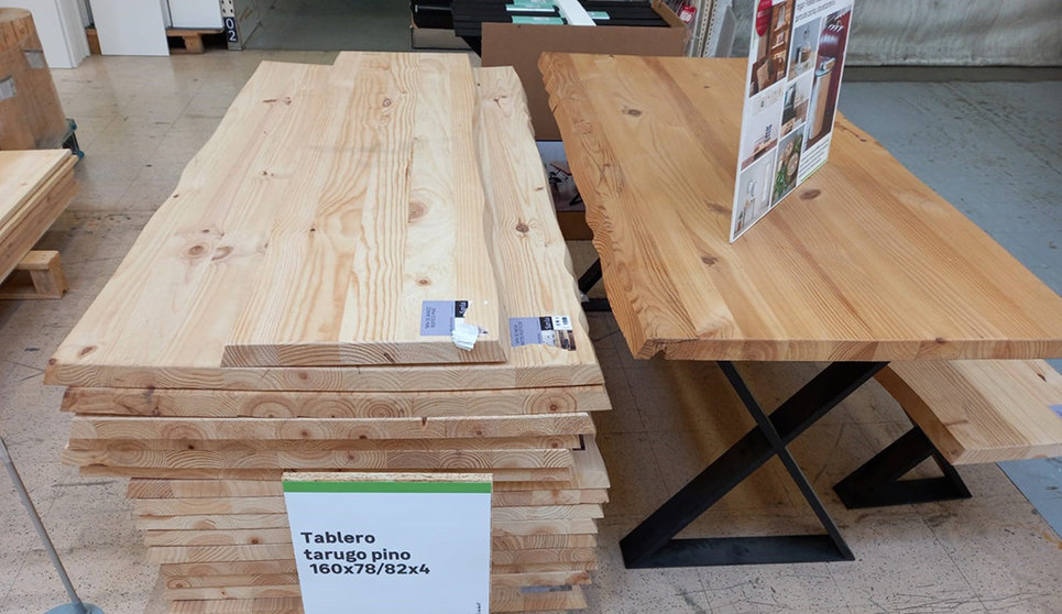 La compostelana Finsa acaba de comenzar a distribuir a través de Leroy Merlin las primeras tapas de madera proveídas de un código QR generado por este sistema del Gobierno gallego, para que los consumidores puedan consultar toda su información.