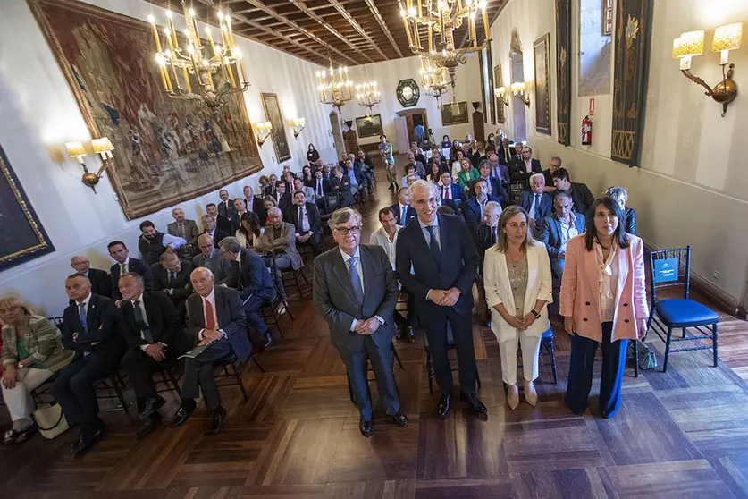  O vicepresidente primeiro e conselleiro de Economía, Industria e Innovación, Francisco Conde; a conselleira de Infraestruturas e Mobilidade, Ethel Vázquez Mourelle; e a conselleira de Promoción do Emprego e Igualdade, María Jesús Lorenzana, asisten á clausura da asemblea xeral da Confederación de Empresarios de Galicia (CEG). 