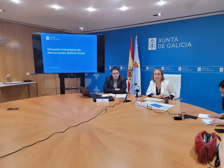La conselleira de Infraestructuras y Movilidad, con el gerente de Augas de Galicia, Gonzalo Mosqueira, ha detallado la situación hidrológica actual en la cuenca de competencia autonómica.