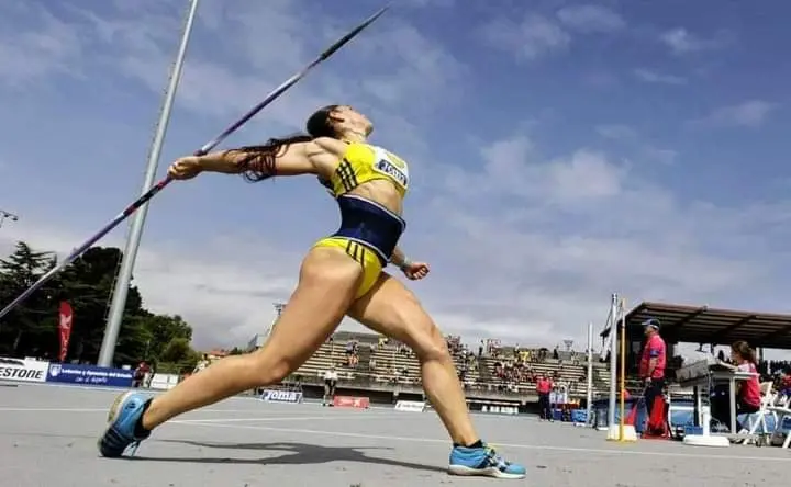 A catro veces campioa de España absoluta Lidia Parada do Barbanza, logo da súa ausencia no nacional do ano pasado, volvía subir novamente a o podio grazas ao seu lanzamento de 53.29 m. que lle daban unha fantástica medalla de prata.