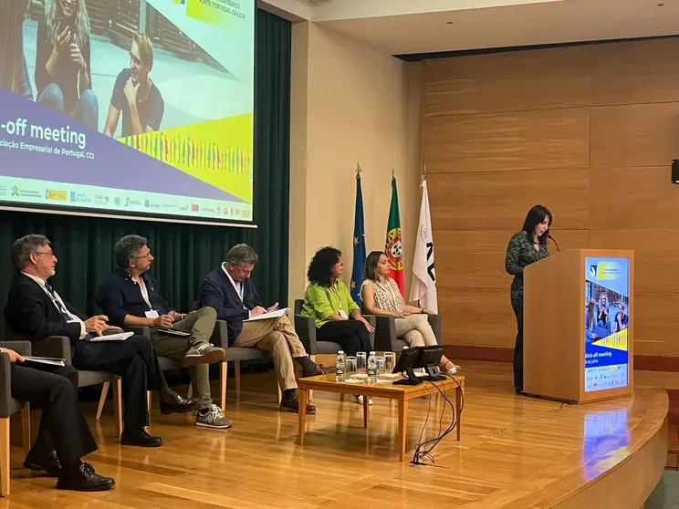 La conselleira de Promoción del Empleo e Igualdad, María Jesús Lorenzana, participó hoy en Matosinhos en la presentación del Plan de Actividades 2022-2023 del espacio Eures Transfronterizo Galicia-Norte de Portugal.