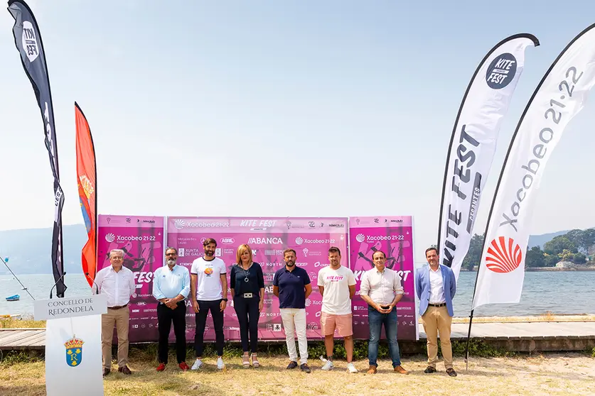 Desde la izquierda: Elías Rodríguez, Manuel Villaverde, Gorka Gómez, Digna Rivas, Nacho González, Tato González, Daniel Benavides y José Miguel Martín. © María Muiña.