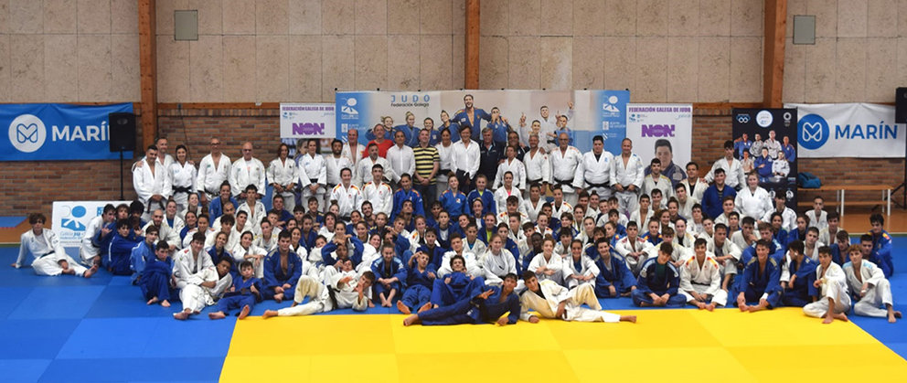 150 judokas de la Península concentrados en Marín.