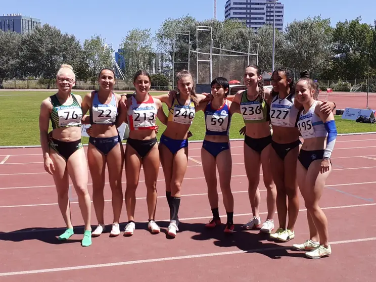 Participantes nos 200 m. con Ainhoa Reparaz e Adi Iglesias.