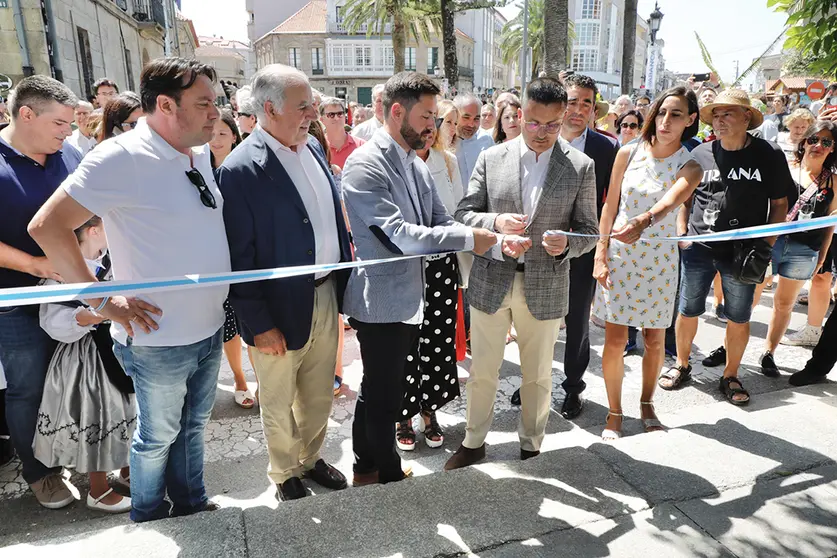 El conselleiro del Medio Rural asistió en esta villa a la LXX edición de este evento enoturístico.