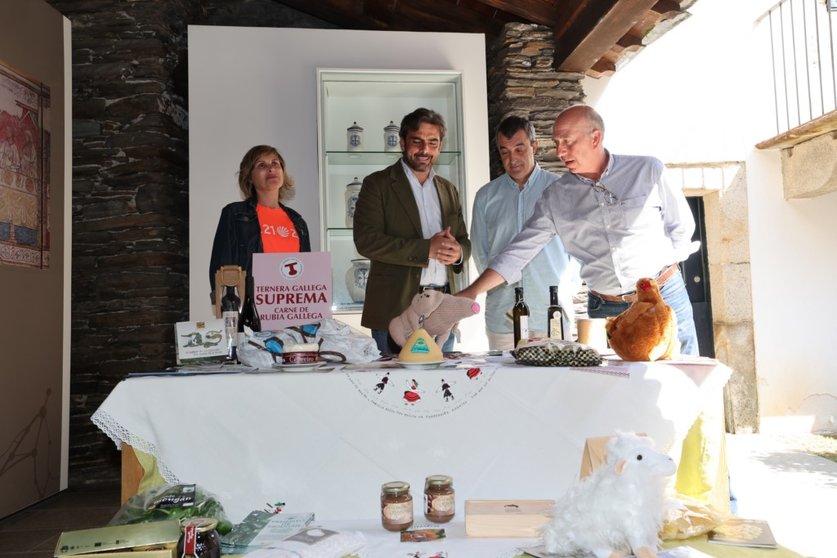 O vicepresidente segundo da Xunta, Diego Calvo, e a directora de Turismo de Galicia, Nava Castro, participaron hoxe na presentación do stand ‘...E para comer, Lugo’ .