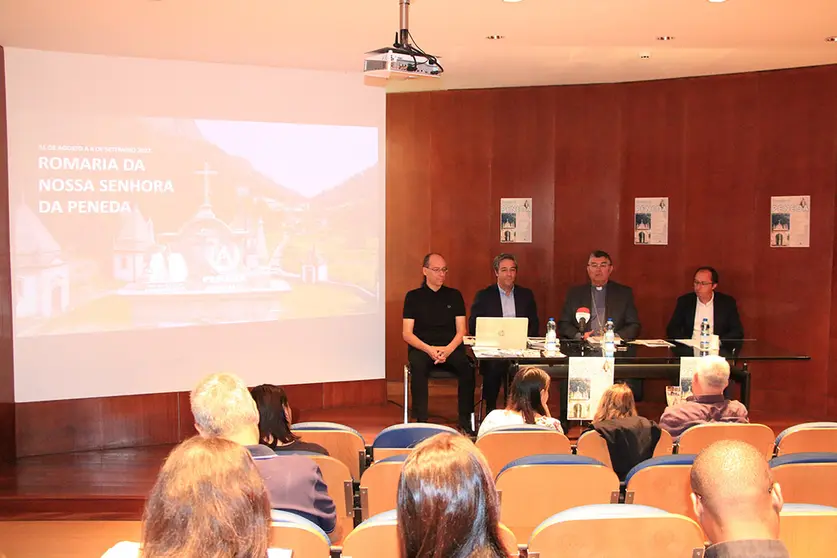 A Romaria é organizada pela Confraria de Nossa da Peneda com o apoio do Município de Arcos de Valdevez.