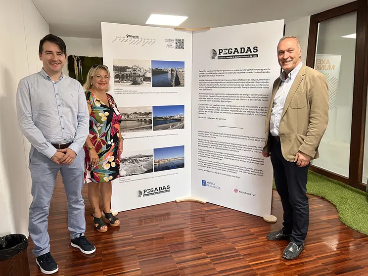 El alcade de Soutomaior, Agustín Reguera, y la concejala de cultura, Cristina González,