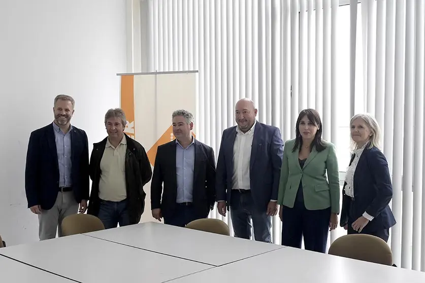 Lorenzana visitó hoy las instalaciones de la Asociación de Xóvenes Empresarios de Bergantiños (Axober).