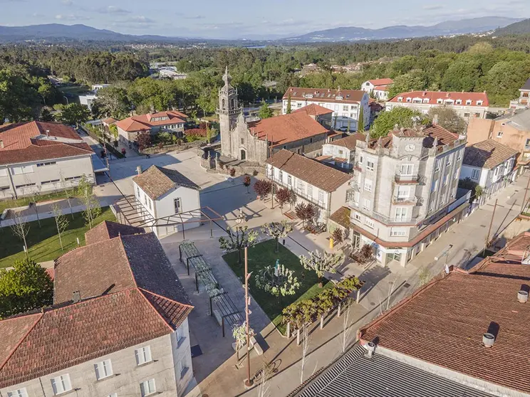 Tomiño recibiu o premio pola súa intervención na Praza de Goián. GUSTAVO RIVAS.
