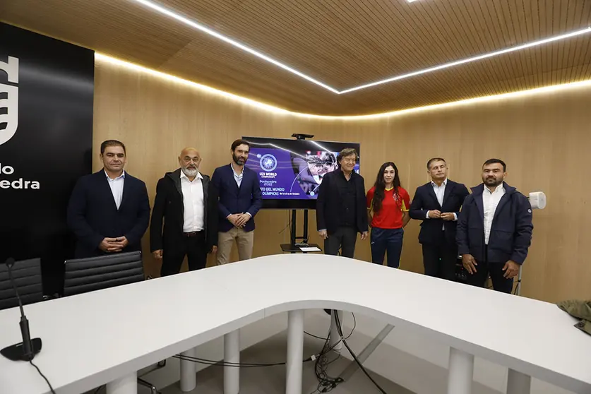 El secretario general para el Deporte, Lete Lasa, destaca el esfuerzo llevado a cabo por el deporte gallego en general y por la lucha en particular durante la pandemia y anima a los siete luchadores y luchadoras gallegas que participarán en la cita pontevedresa.