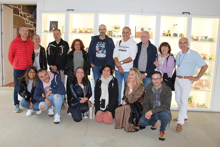 Todo el grupo en el Museo del Brinquedo.