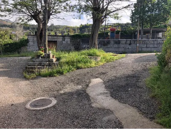 •	Coas melloras proxectadas preténdese frear o seu deterioro e resaltar a importancia histórica e cultural do cruceiro de Sela.