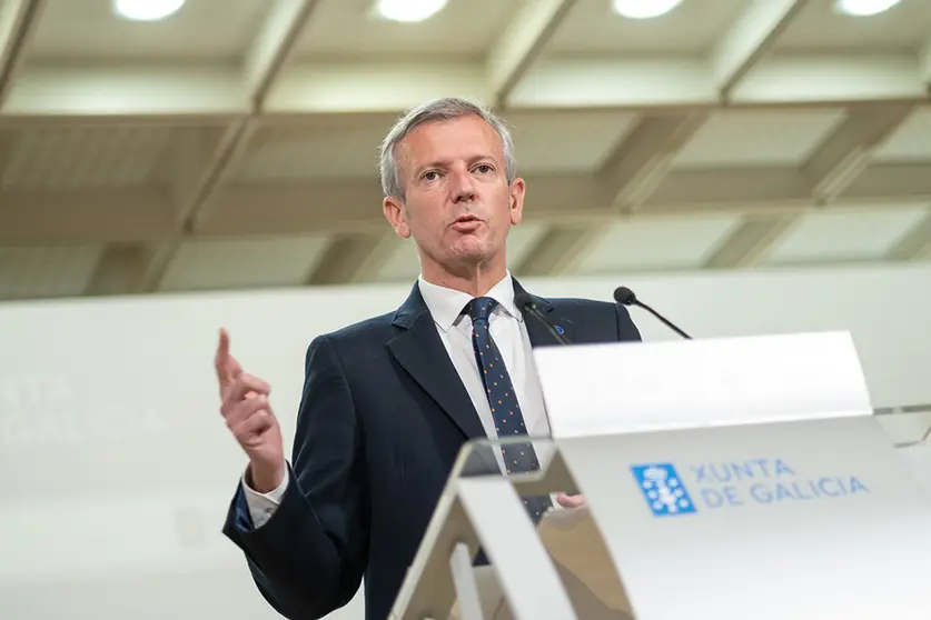 O presidente da Xunta, Alfonso Rueda, durante a rolda de prensa posterior á reunión semanal do Consello da Xunta. San Caetano, Santiago de Compostela.