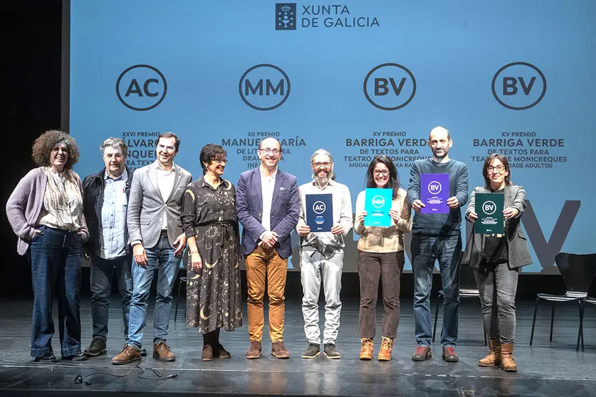   O director xeral de Cultura, Anxo Lorenzo, e o director da Axencia Galega das Industrias Culturais, Jacobo Sutil, participan no acto no que se anunciarán os gañadores dos premios literarios no eido dramático convocados pola Xunta de Galicia: XXVI Álvaro Cunqueiro, XII Manuel María e XV Barriga Verde. 