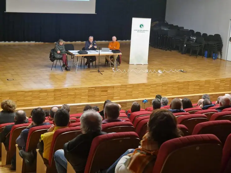 José Balseiros, presidiu hoxe en Agolada unha xornada informativa.