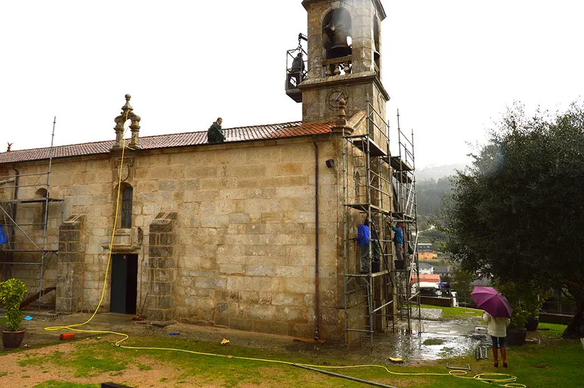 Igrexa mosense de santa Baia.