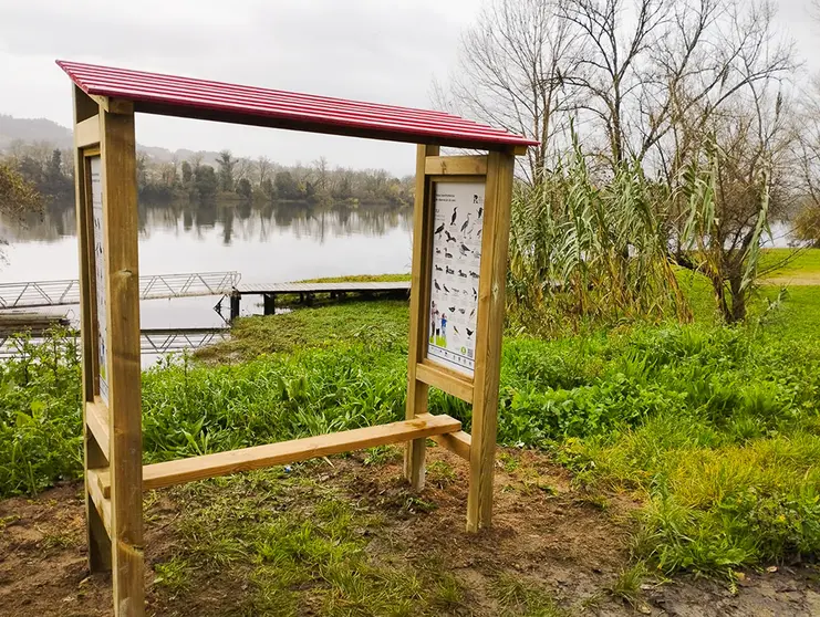 Observatorio e sinalización aves.