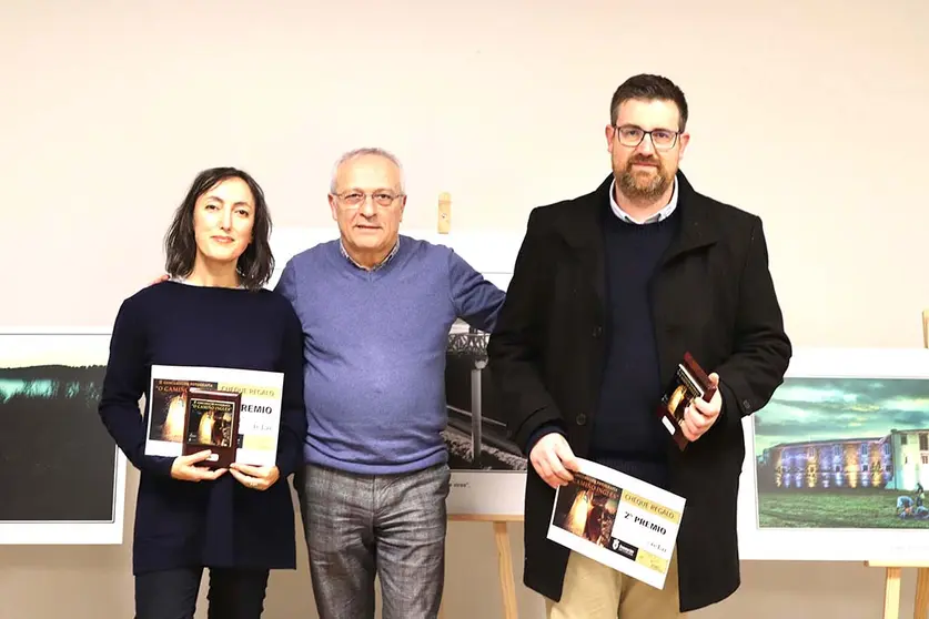 Mayte Silva y Francisco Boo con Manuel Mirás.