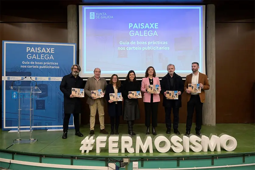 La conselleira de Medio Ambiente, Territorio y Vivienda presentó este lunes el manual en la Escuela de arte y superior de diseño Pablo Picasso.