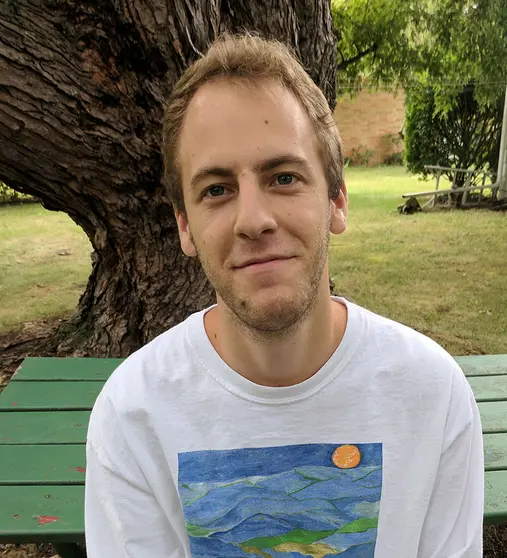 O tradutor estadounidense Jacob Rogers.