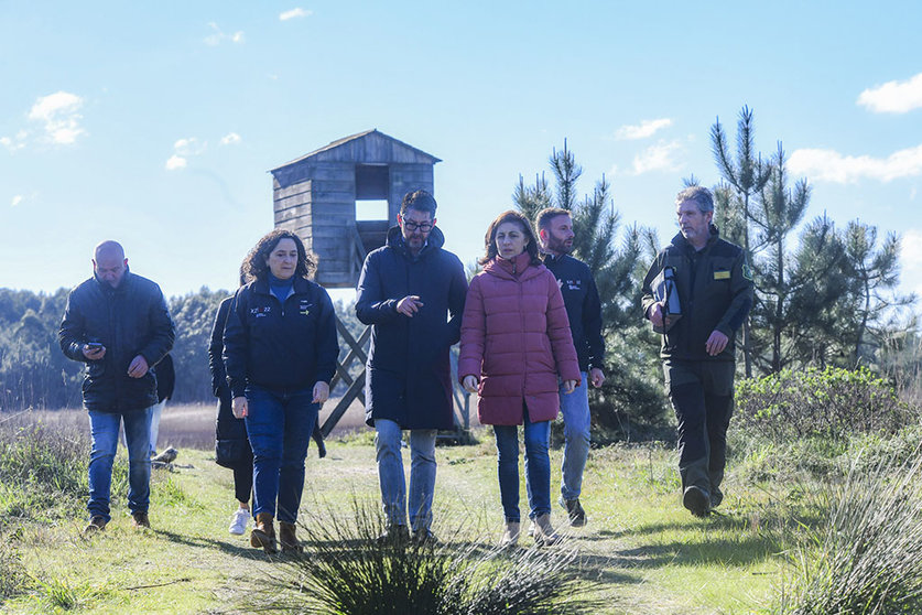La conselleira de Medio Ambiente, Territorio y Vivienda visitó esta mañana a laguna de San Pedro de Muro, en el municipio coruñés de Porto do Son.
