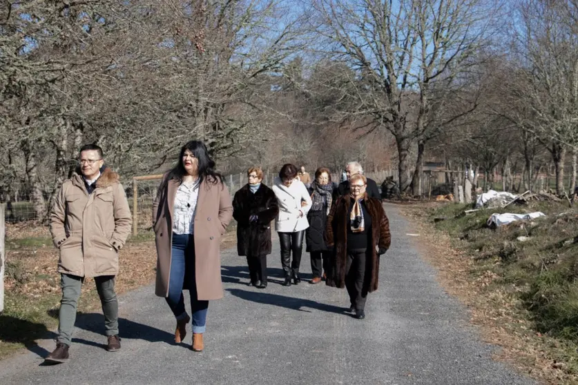 El conselleiro del Medio Rural visitó la zona, en la que la Xunta invirtió casi 82.700 € en infraestructuras para facilitar el aprovechamiento ganadero y la dinamización de las tierras.