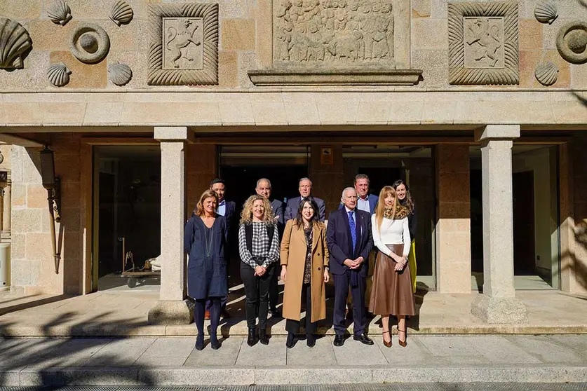 La conselleira de Promoción del Empleo e Igualdad, María Jesús Lorenzana, participó hoy en una reunión de trabajo con el foro empresarial Vicus Gallaecia.