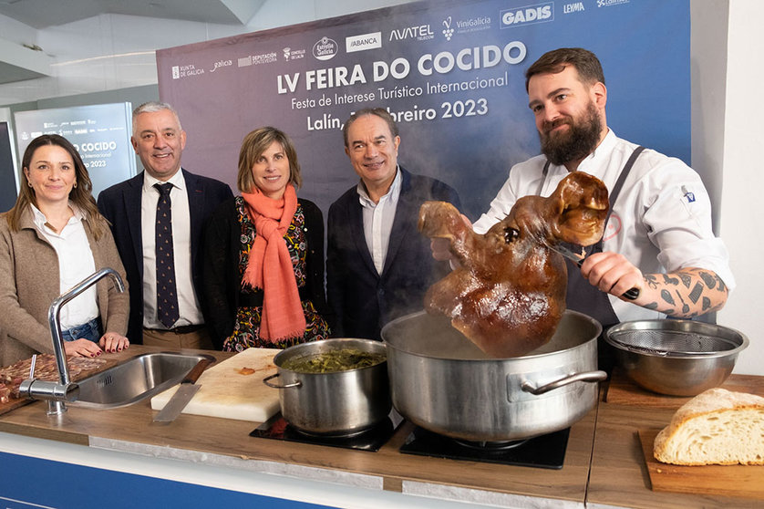 A directora de Turismo de Galicia, Nava Castro, participou na presentación da Feira do Cocido de Lalín que tivo lugar esta mañá na Cidade da Cultura.