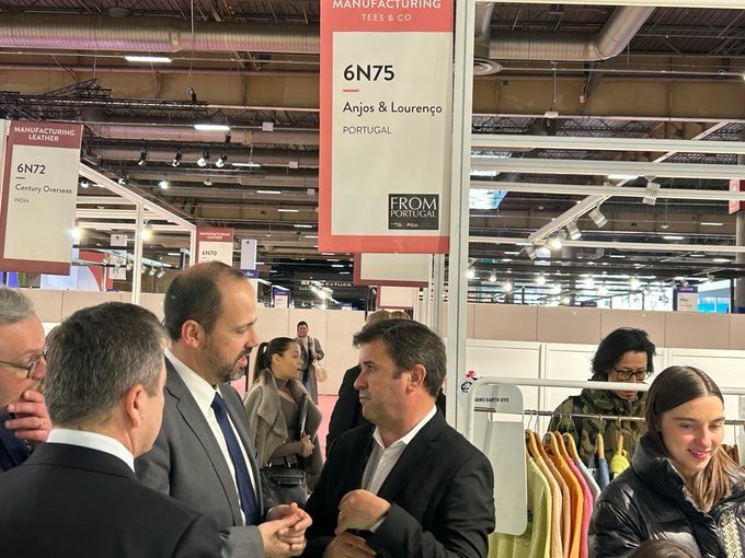 Secretário de Estado da Economia, Pedro Cilínio, visita os stands das empresas portuguesas presentes na edição de fevereiro da Première Vision Paris, Paris.