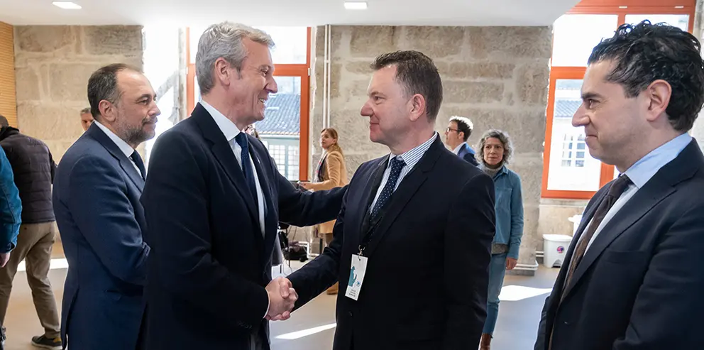 O presidente da Xunta, Alfonso Rueda, acompañado do conselleiro de Sanidade, Julio García Comesaña, asistie á inauguración da 49ª Reunión anual da Sociedade Galega de Oftalmoloxía. Facultade de Medicina da USC.