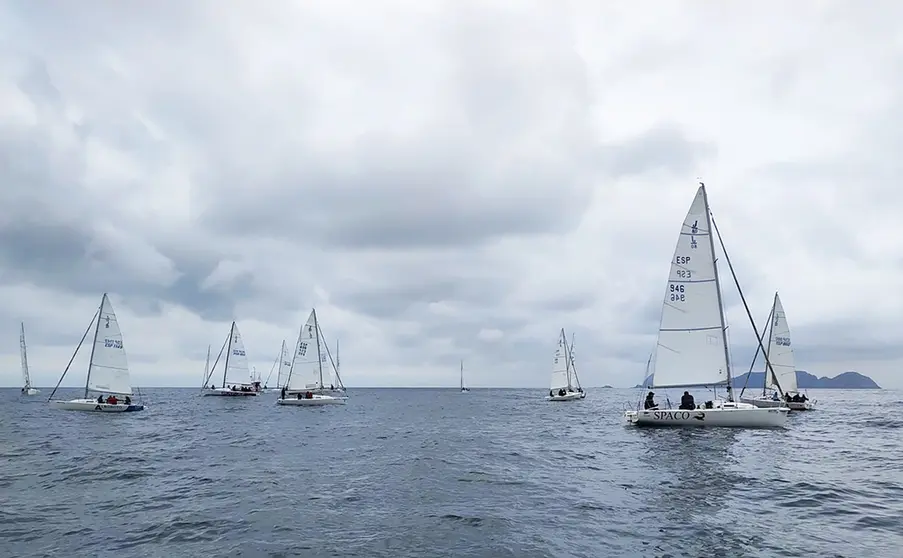 Jornada en blanco para los J80 en Baiona. ROY ALONSO.