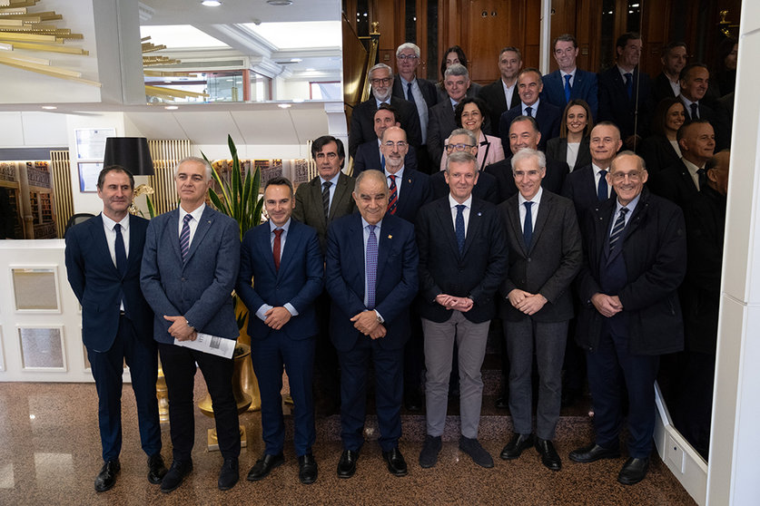 O titular do Goberno galego participou na reunión do comité executivo de Navalia.