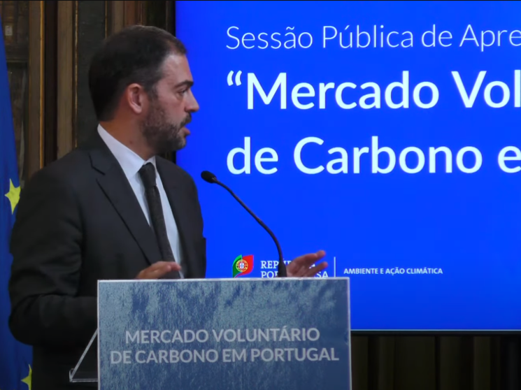 Ministro do Ambiente e da Ação Climática, Duarte Cordeiro, na apresentação do projeto do Mercado Voluntário de Carbono, Coimbra.