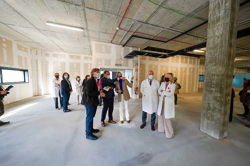 La nueva unidad contará con una dotación inicial de 12 profesionales, de los que un efectivo será de psiquiatría, uno de psicología, tres de enfermería, uno de trabajo social y seis técnicos de cuidados auxiliares de enfermería.