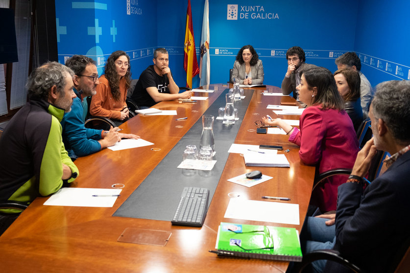 La directora xeral de Patrimonio Natural recibió hoy a una delegación catalana que visita la Comunidad para conocer de primera mano el trabajo del Gobierno gallego en este ámbito.