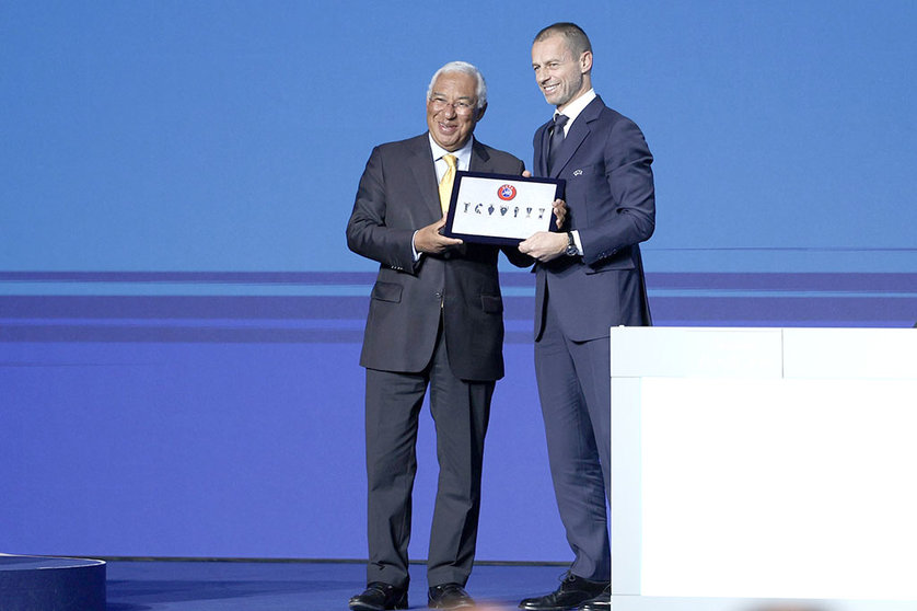 Primeiro-Ministro, António Costa, acompanhado pelo Presidente da UEFA Aleksander Ceferin durante o 47.º Congresso da UEFA, Lisboa.