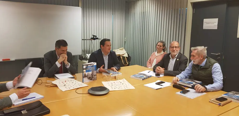 El director de la Agencia Gallega de la Calidad Alimentaria, José Luis Cabarcos, participó en la presentación de este libro.