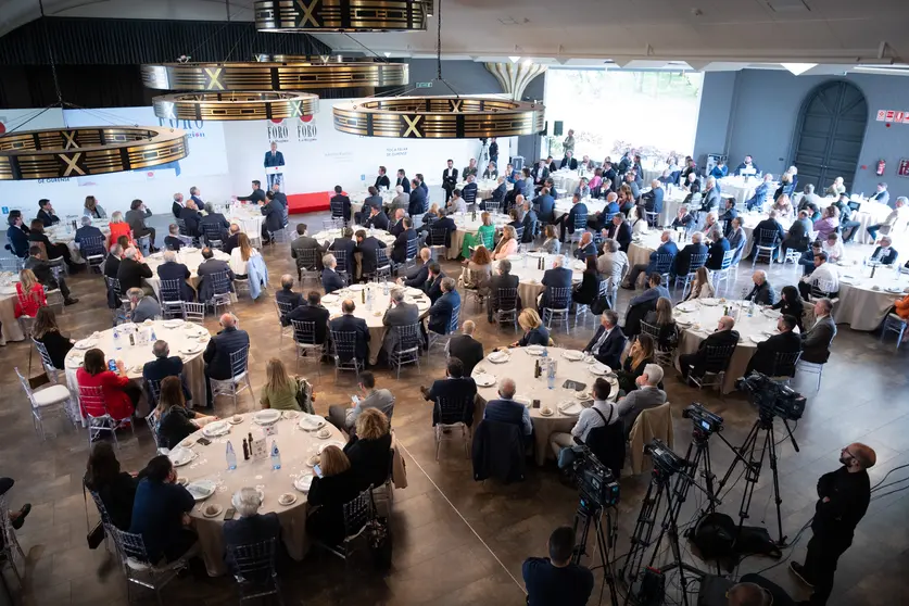 El presidente de la Xunta participó en el Foro La Región con la conferencia 'Toca hablar de Ourense'.