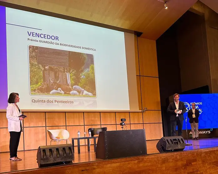 A Quinta Pedagógica de Pentieiros foi a grande vencedora e o Prémio Guardião da Biodiversidade Doméstica foi entregue ao Sr. Presidente da Câmara Municipal de Ponte de Lima, Eng.º Vasco Ferraz, no decorrer do AGROIN – Congresso Anual de Agronegócios, que teve lugar ontem no Auditório da Faculdade de Medicina Dentária da Universidade de Lisboa.