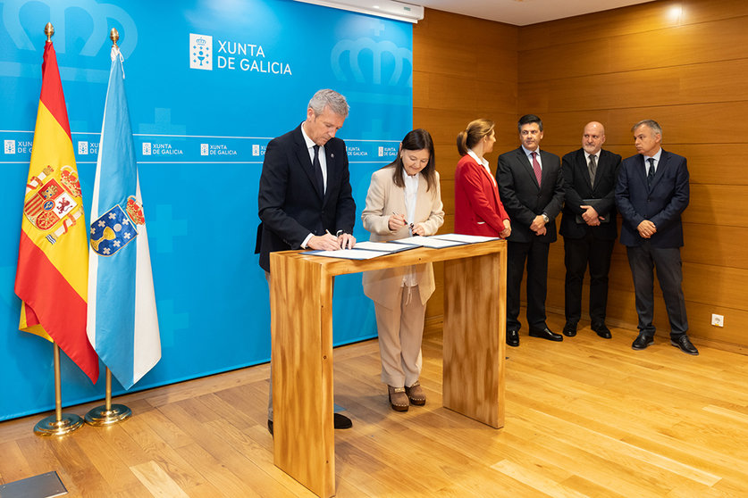 El presidente de la Xunta firmó hoy un acuerdo con el Consello da Avogacía Galega.