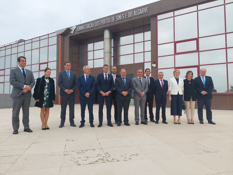 Ministro da Economia e do Mar, António Costa Silva, e o Vice-Primeiro Ministro e Ministro da Economia e do Trabalho da Bélgica, Pierre-Yves Dermagne, visitaram as instalações do Porto de Sines.