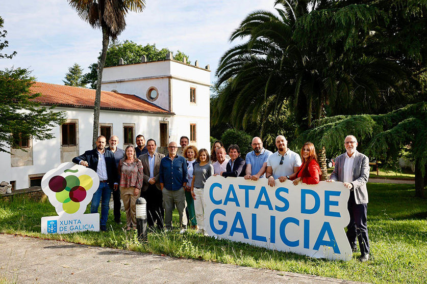 El director de la Axencia Galega da Calidade Alimentaria estuvo esta mañana en el inicio de estas catas, que se celebran en el Pazo de Quián.