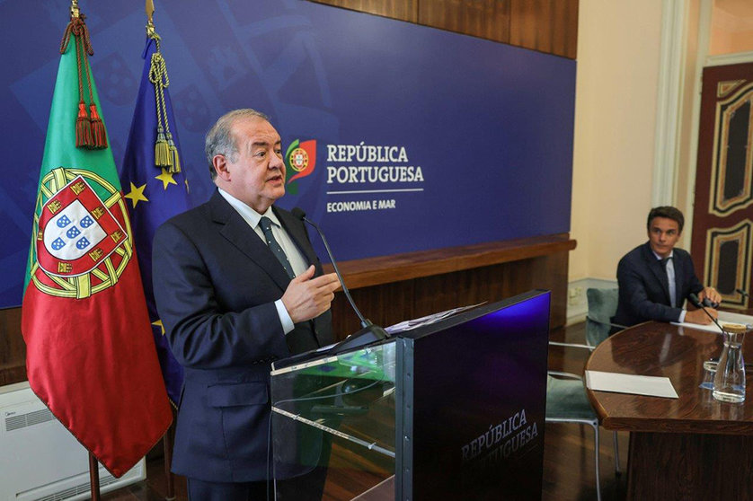 Ministro da Economia e do Mar, António Costa Silva, e Secretário de Estado das Finanças, João Nuno Mendes, anunciam o vencedor da reprivatização da Efacec, Lisboa.
