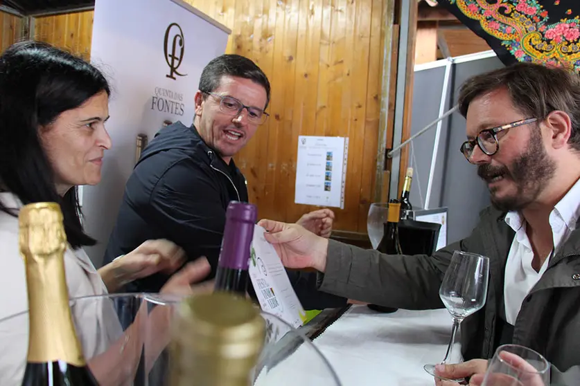 Paulo Mendanha, Quinta das Fontes coa súa dona recolle o diploma de mans do alcalde, Vasco Ferrás.