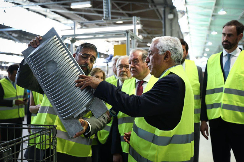 Primeiro-Ministro António Costa durante visita a empresa de iluminação Schréder, Oeiras.
